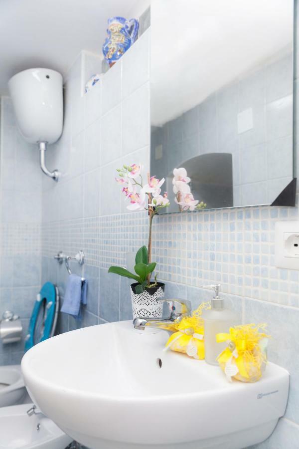 Short Lets Lulu Apartment แอร์โกลาโน ภายนอก รูปภาพ