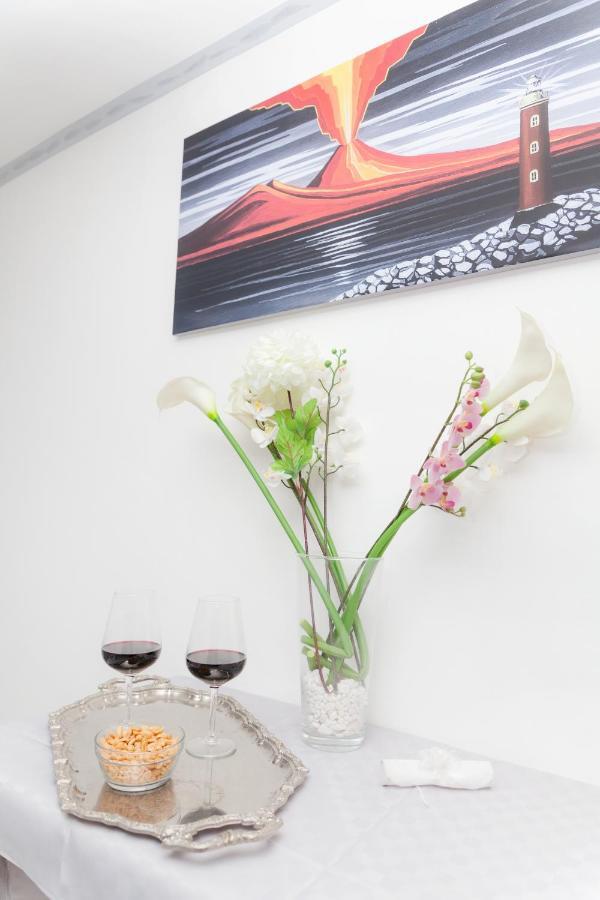 Short Lets Lulu Apartment แอร์โกลาโน ภายนอก รูปภาพ